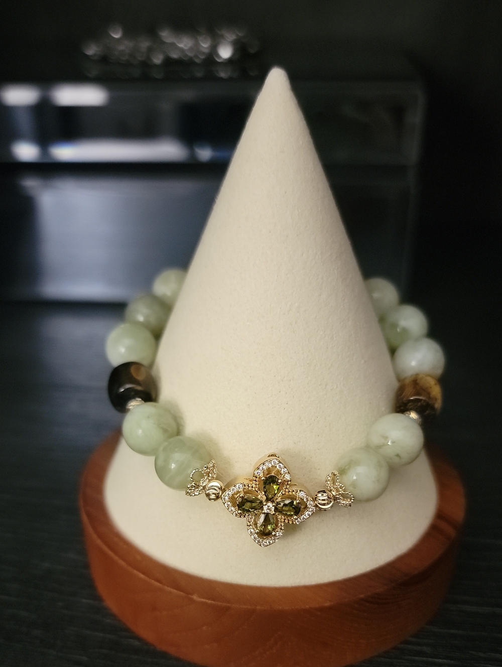 Green Jade And Tiger Eye Beaded Bracelet with Gold And Green Clover Charm